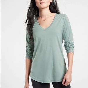 Athleta Essential V neck long sleeve shirt